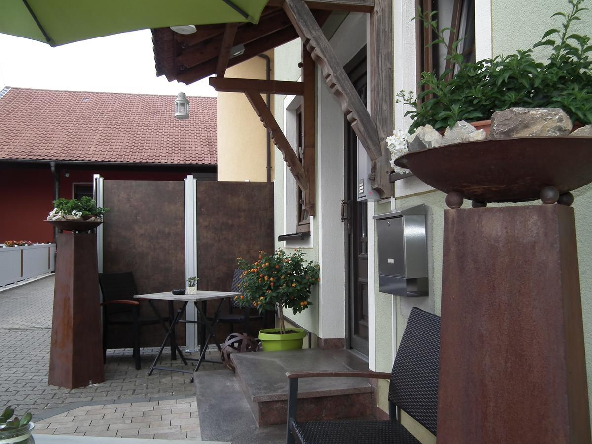 Gaestehof - Weinbau Saeger Nordheim am Main Екстериор снимка